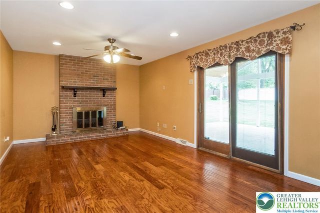 268 Apollo Drive, Bethlehem City, PA 18017