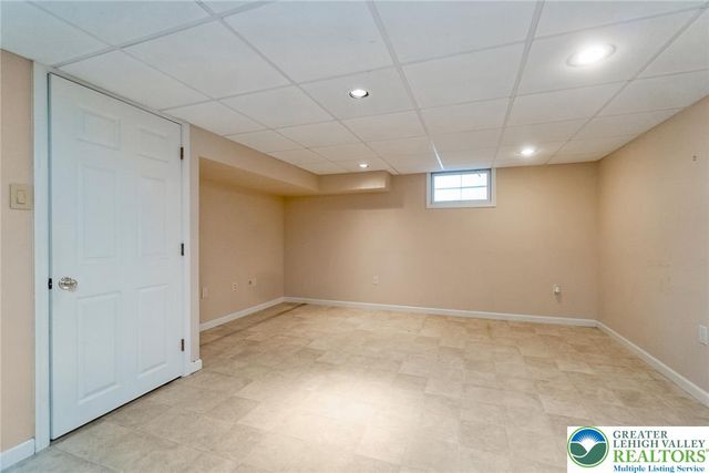 268 Apollo Drive, Bethlehem City, PA 18017