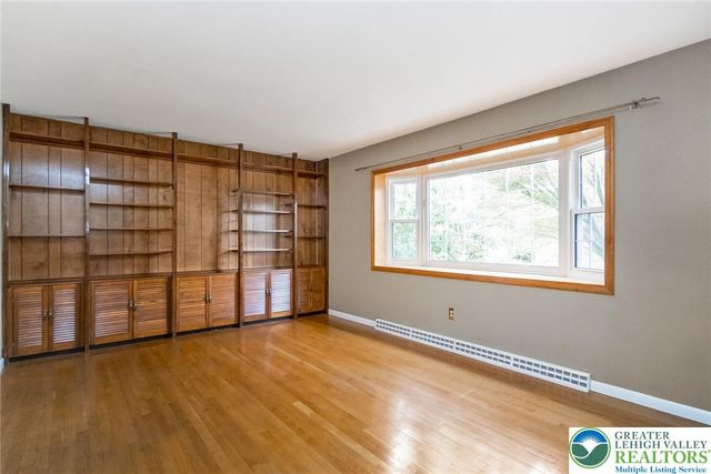 268 Apollo Drive, Bethlehem City, PA 18017
