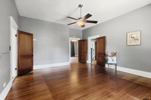 307 S Mill St, Winnsboro, TX 75494