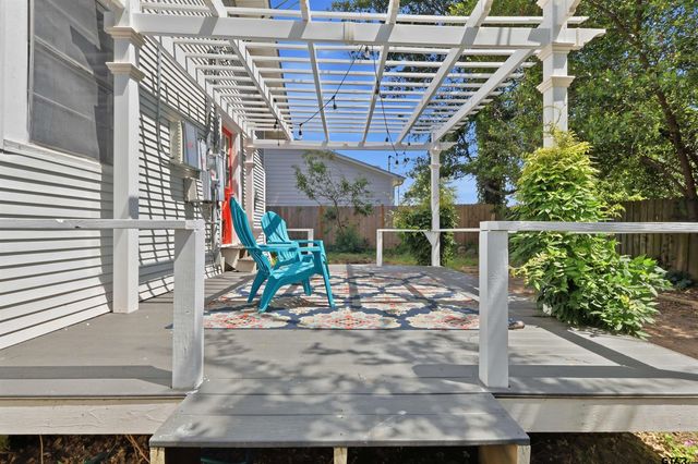 307 S Mill St, Winnsboro, TX 75494