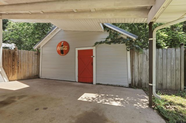 307 S Mill St, Winnsboro, TX 75494