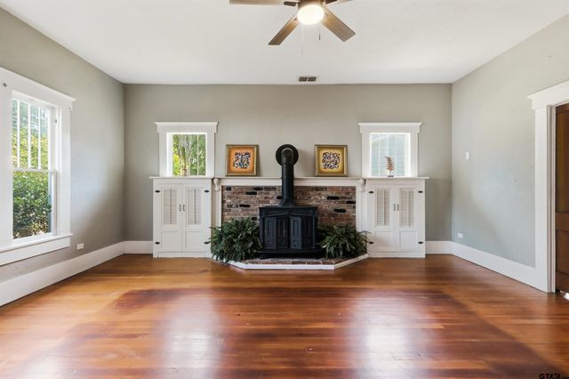307 S Mill St, Winnsboro, TX 75494