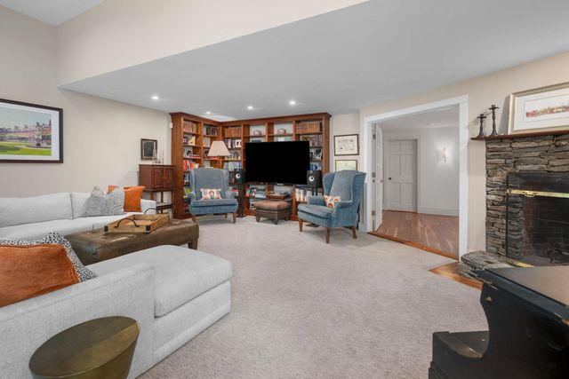 17 Pepperell Way, York, ME 03909