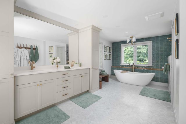 17 Pepperell Way, York, ME 03909