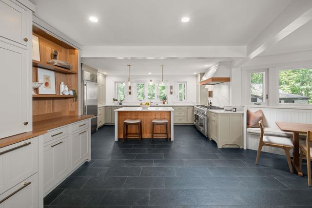 17 Pepperell Way, York, ME 03909