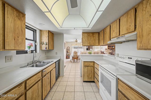 26417 S SHERBROOK Drive, Sun Lakes, AZ 85248