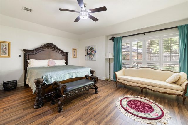 1004 Oaklands DR, Round Rock, TX 78681