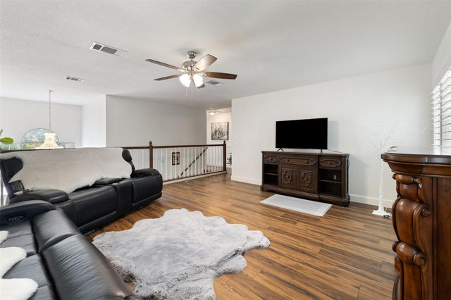 1004 Oaklands DR, Round Rock, TX 78681