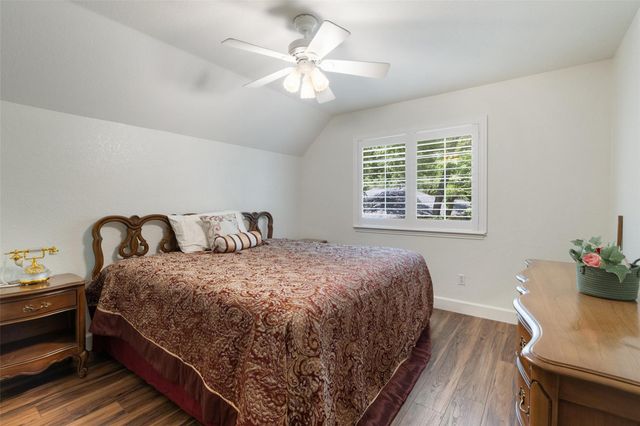 1004 Oaklands DR, Round Rock, TX 78681