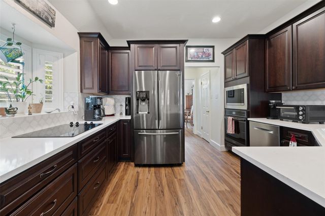 1004 Oaklands DR, Round Rock, TX 78681