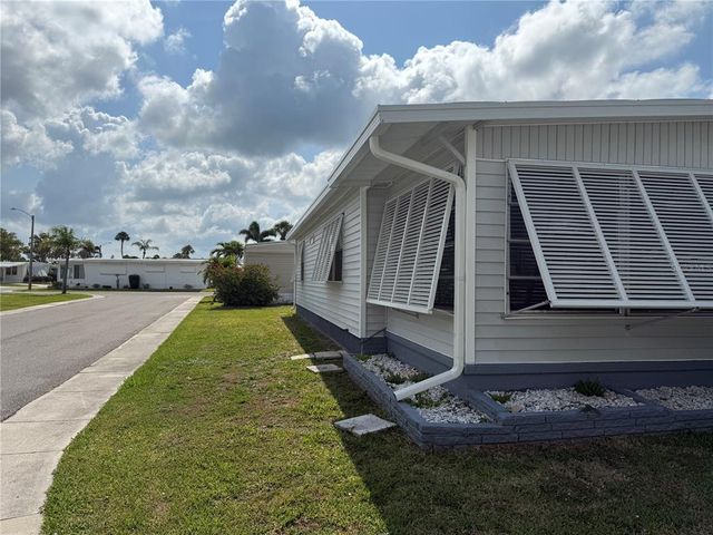 5721 SUNFLOWER ROAD, Venice, FL 34293