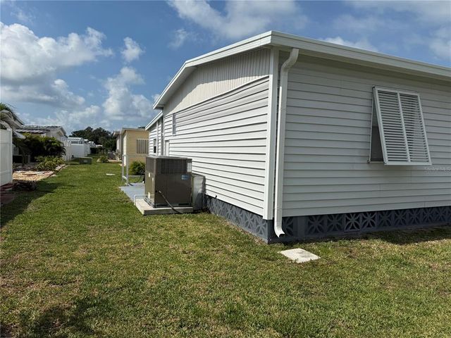 5721 SUNFLOWER ROAD, Venice, FL 34293