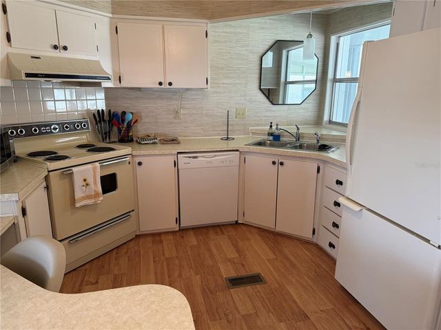 5721 SUNFLOWER ROAD, Venice, FL 34293