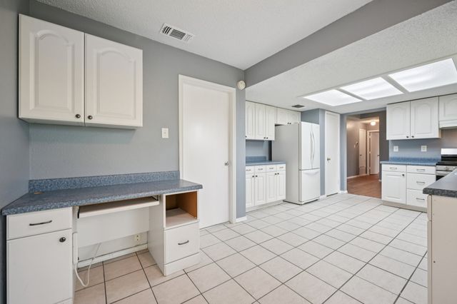 63 Robins Nest Drive, Hickory Creek, TX 75065