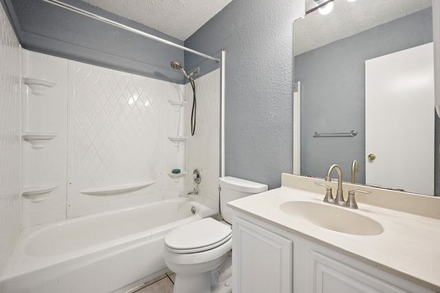 63 Robins Nest Drive, Hickory Creek, TX 75065