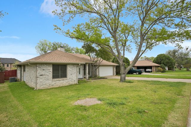 63 Robins Nest Drive, Hickory Creek, TX 75065