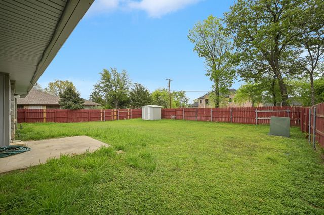 63 Robins Nest Drive, Hickory Creek, TX 75065