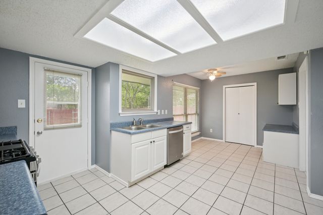 63 Robins Nest Drive, Hickory Creek, TX 75065