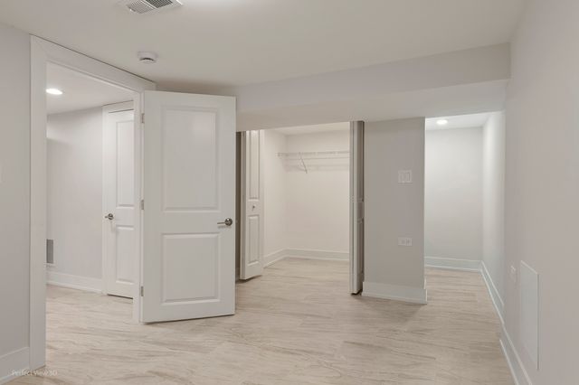 2231 W 71 Street, Chicago, IL 60636