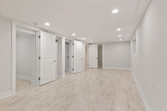 2231 W 71 Street, Chicago, IL 60636