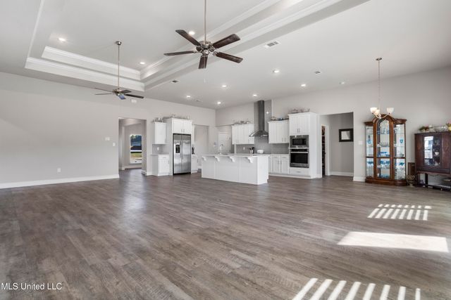 144 Saltmeadow Circle, Ocean Springs, MS 39564