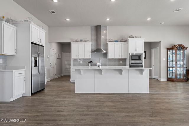 144 Saltmeadow Circle, Ocean Springs, MS 39564