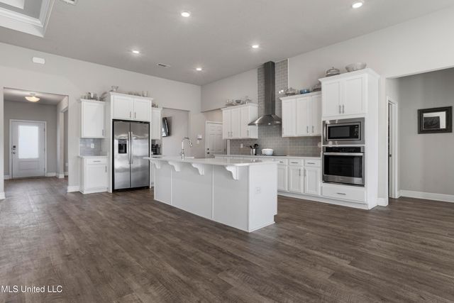 144 Saltmeadow Circle, Ocean Springs, MS 39564