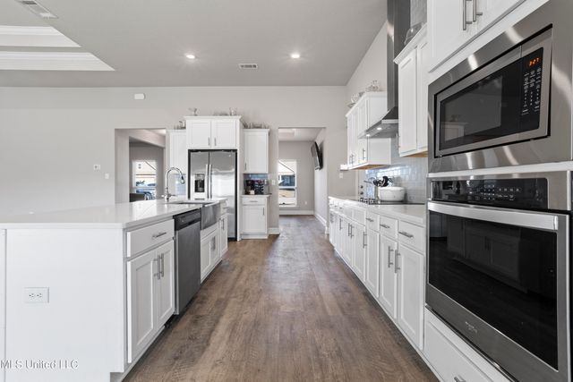 144 Saltmeadow Circle, Ocean Springs, MS 39564