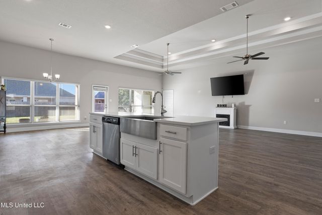 144 Saltmeadow Circle, Ocean Springs, MS 39564