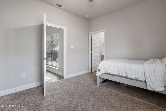 144 Saltmeadow Circle, Ocean Springs, MS 39564