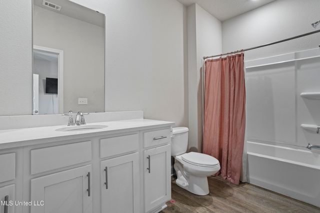 144 Saltmeadow Circle, Ocean Springs, MS 39564