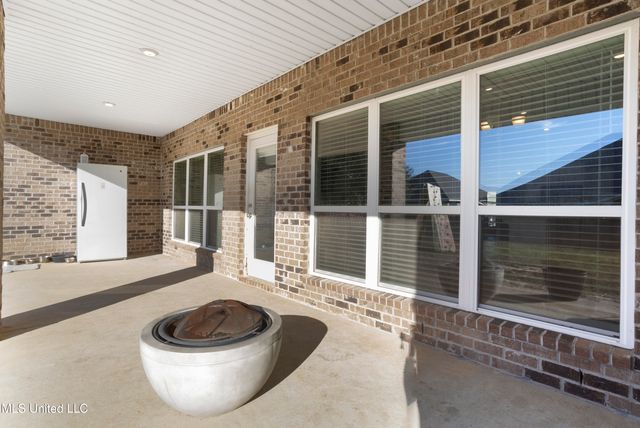 144 Saltmeadow Circle, Ocean Springs, MS 39564