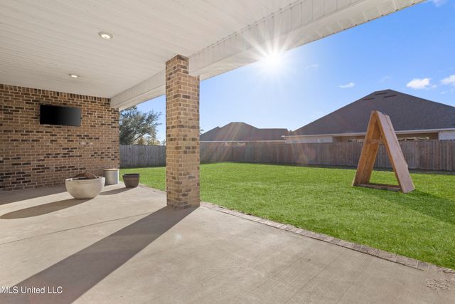 144 Saltmeadow Circle, Ocean Springs, MS 39564