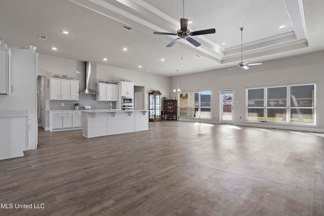 144 Saltmeadow Circle, Ocean Springs, MS 39564