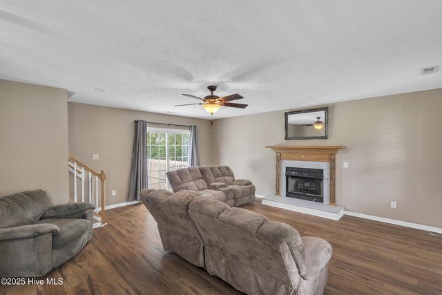 102 Trailwood Drive, Hubert, NC 28539