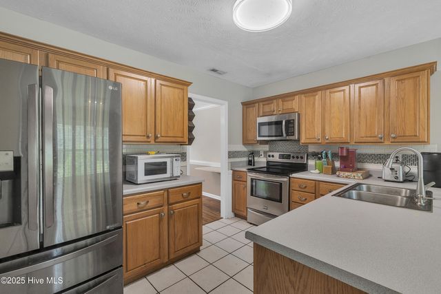 102 Trailwood Drive, Hubert, NC 28539