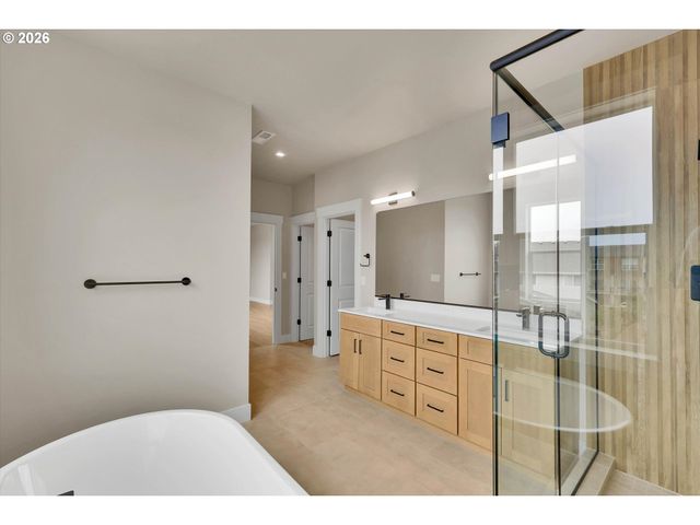 8819 Sw 176TH Ave, Beaverton, OR 97007