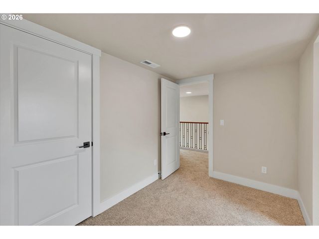 8819 Sw 176TH Ave, Beaverton, OR 97007