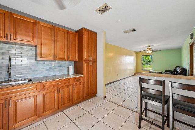 3400 Avenue S, Fort Pierce, FL 34947