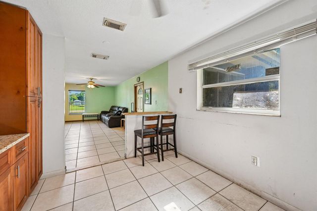 3400 Avenue S, Fort Pierce, FL 34947
