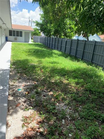 214 SE 8th St 3, Hallandale Beach, FL 33009