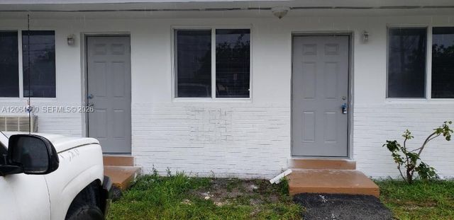 214 SE 8th St 3, Hallandale Beach, FL 33009