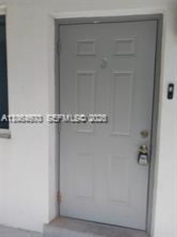 214 SE 8th St 3, Hallandale Beach, FL 33009