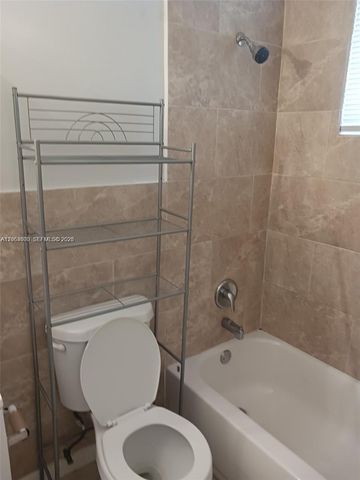 214 SE 8th St 3, Hallandale Beach, FL 33009