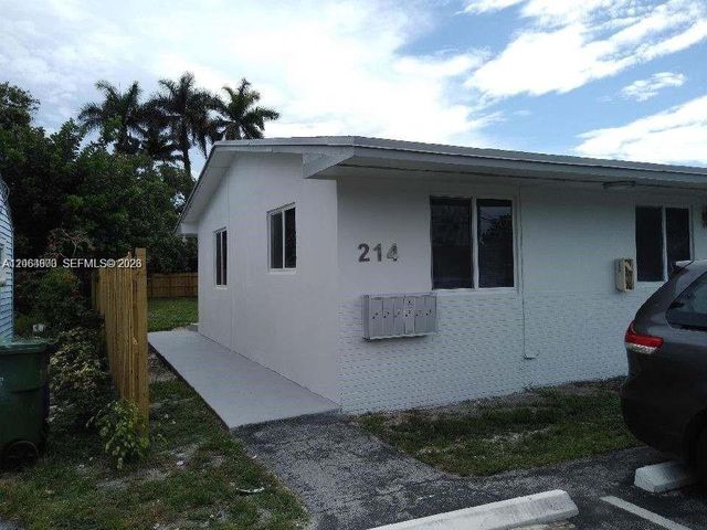 214 SE 8th St 3, Hallandale Beach, FL 33009