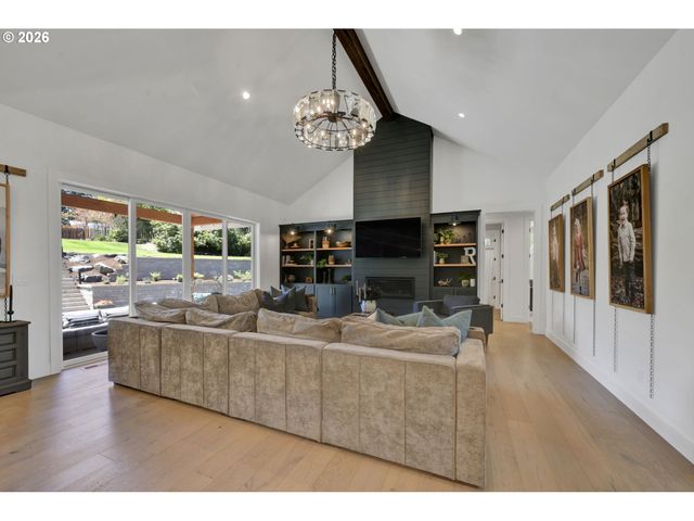 32114 DEBERRY Rd, Creswell, OR 97426