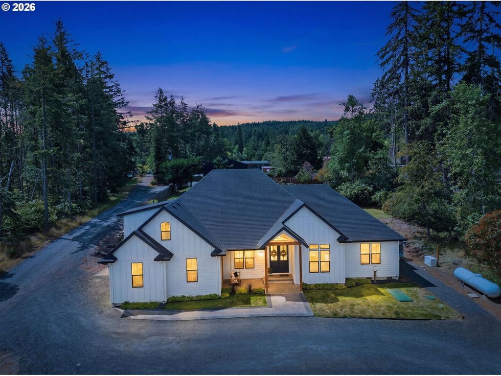 32114 DEBERRY Rd, Creswell, OR 97426