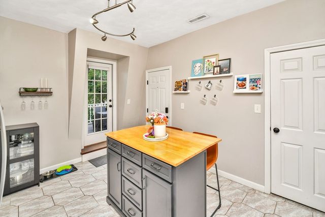 80 Linden St B, Everett, MA 02149