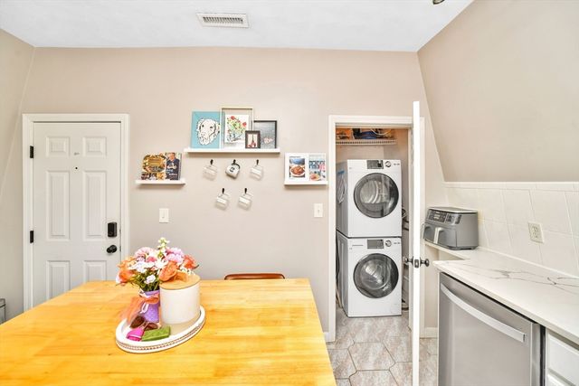 80 Linden St B, Everett, MA 02149